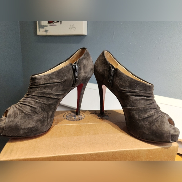 Christian Louboutin Pumps - Picture 3 of 11